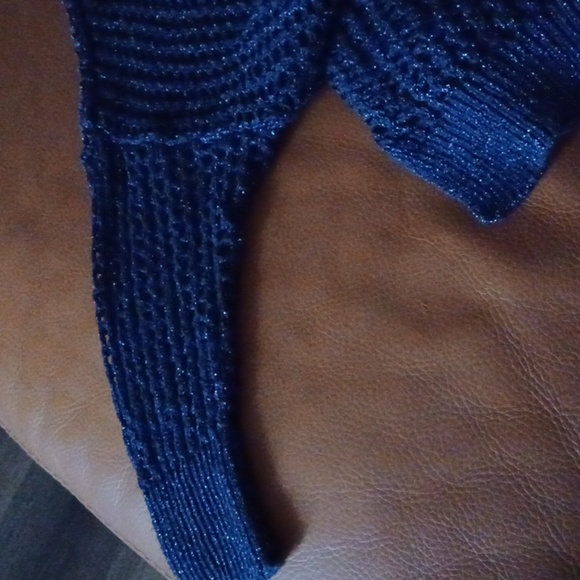 💙🌺Express Black Sparkly Knit Top - Picture 5 of 13